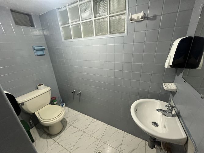 Bodega en arriendo en Laureles, Medellín, 290 m² · foto 13 de 14
