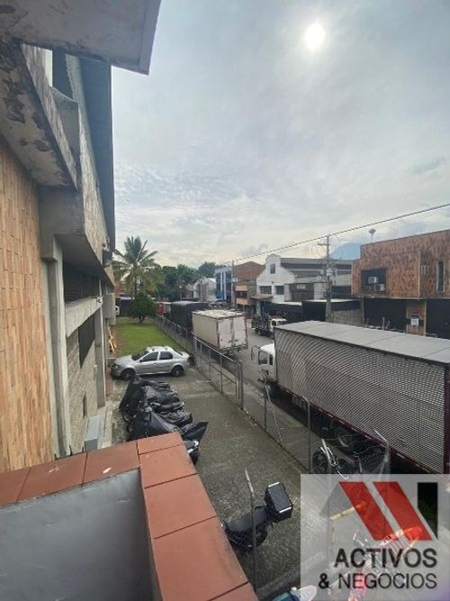 Bodega en arriendo en El Poblado, Medellín, 274 m² · foto 13 de 13