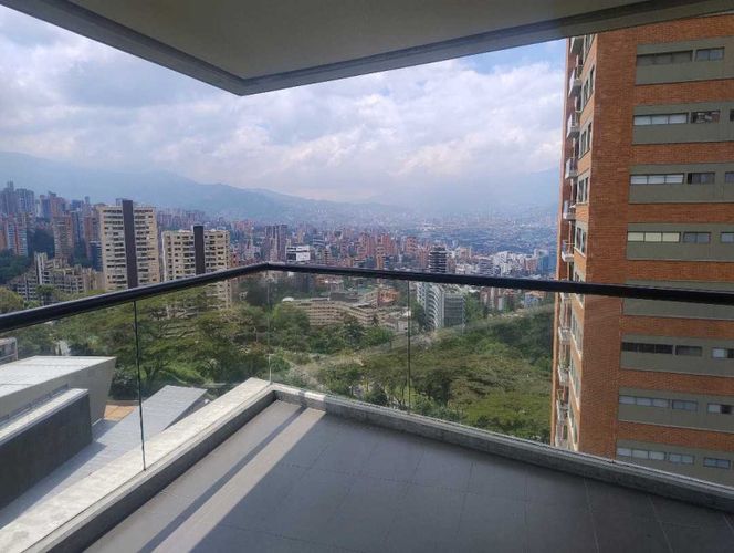 Apartamento en venta en El Poblado, Medellín · foto 6 de 13