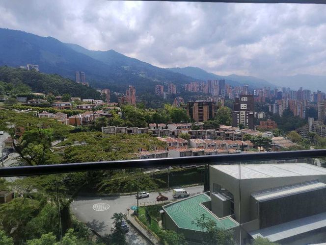 Apartamento en venta en El Poblado, Medellín · foto 7 de 13