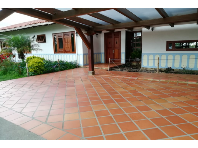 Finca en venta en Sector Parque Valencia, Armenia, 450 m² · foto 5 de 24