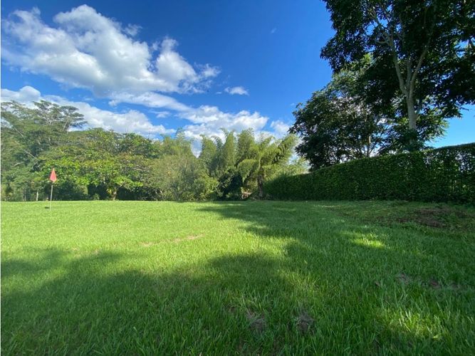 Lote en venta en El Caimo, Armenia, 1800 m² · foto 2 de 14