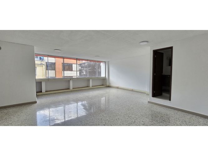 Oficina en venta en Armenia, Armenia, 50 m² · foto 3 de 5