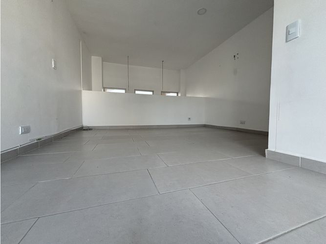 Local en venta en Aborigenes, Armenia, 32 m² · foto 3 de 8