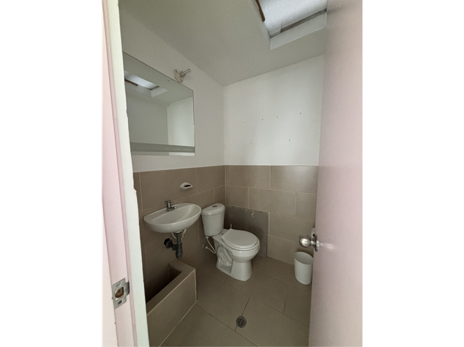 Local en venta en Aborigenes, Armenia, 32 m² · foto 6 de 8