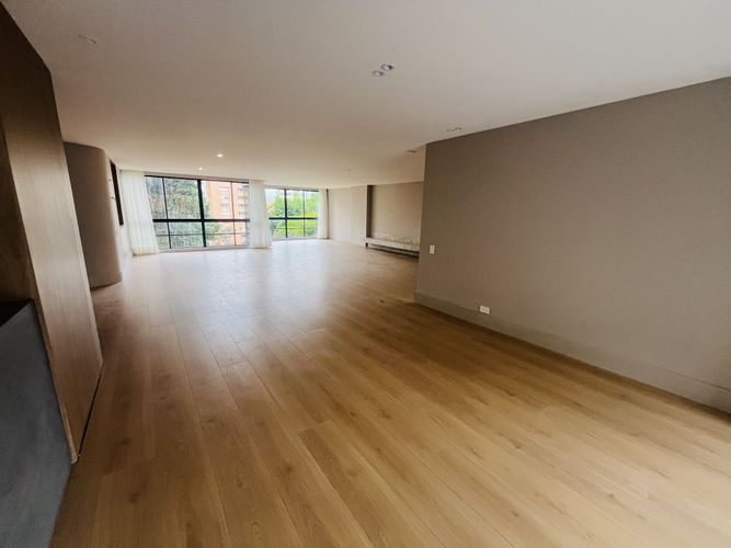 Apartamento de 3 alcobas en venta en El Poblado, Medellín, 292 m² · foto 8 de 19