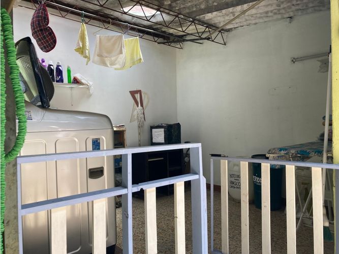 Casa de 5 alcobas en venta en La Cabaña, Armenia, 229 m² · foto 9 de 20