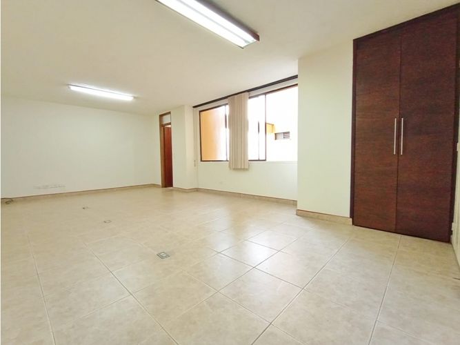 Oficina en venta en Centro, Armenia, 31 m² · foto 2 de 13