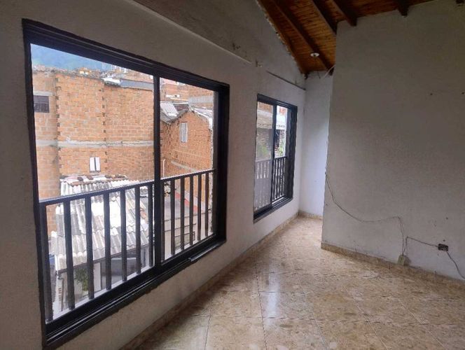 Casa de 3 alcobas en venta en Prado, Bello, 91 m² · foto 3 de 21