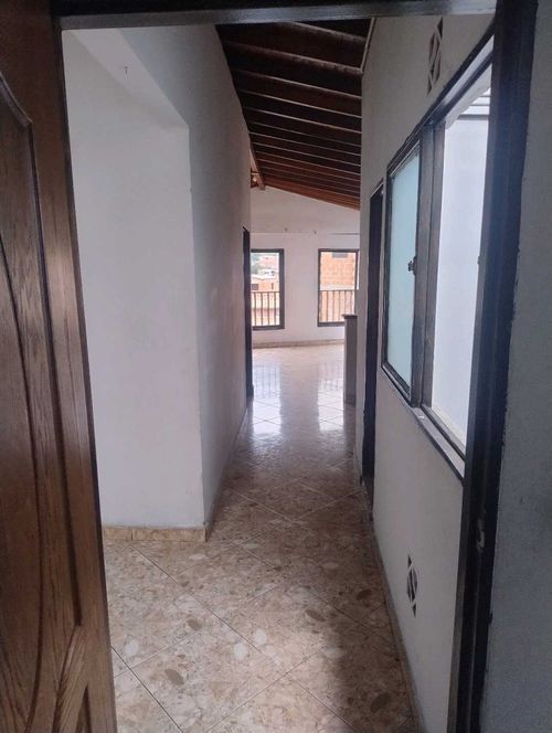 Casa de 3 alcobas en venta en Prado, Bello, 91 m² · foto 10 de 21