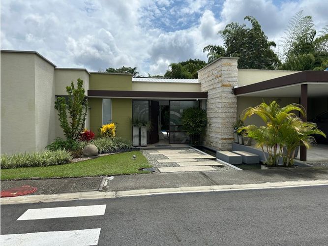Casa de 3 alcobas en venta en El Caimo, Armenia, 251 m² · foto 3 de 23
