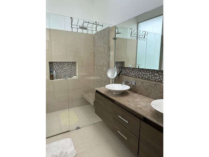 Casa de 3 alcobas en venta en El Caimo, Armenia, 251 m² · foto 15 de 23