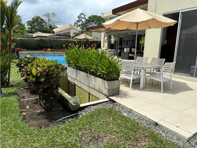 Casa de 3 alcobas en venta en El Caimo, Armenia, 251 m² · foto 18 de 23