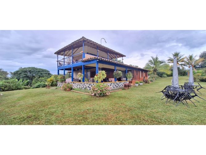 Finca en venta en Vía El Caimo, Armenia, 2300 m² · foto 4 de 24