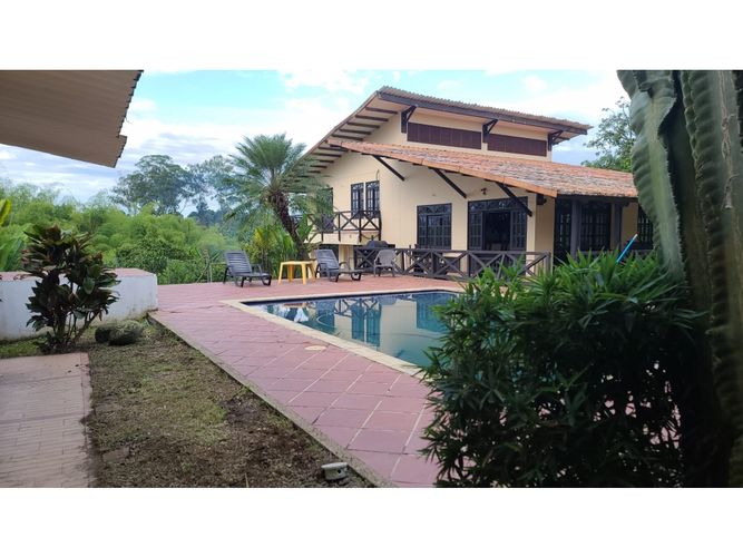 Casa de 4 alcobas en venta en Armenia, 350 m² · foto 2 de 24