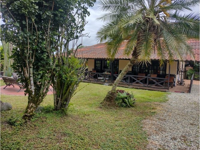 Casa de 4 alcobas en venta en Armenia, 350 m² · foto 5 de 24
