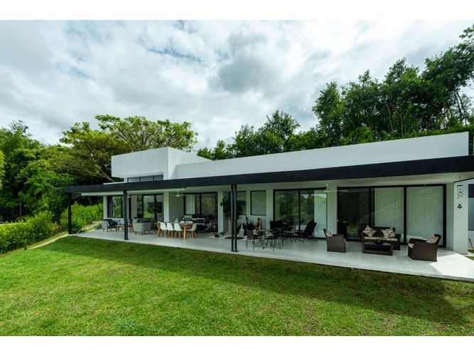 Casa de 4 alcobas en venta en Pueblo Tapao, Armenia, 360 m² · foto 4 de 24