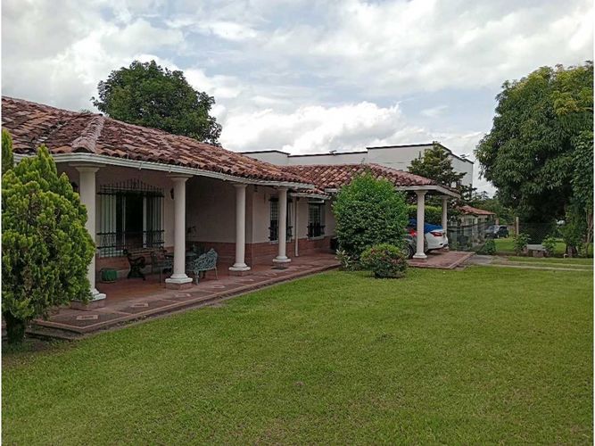 Casa de 4 alcobas en venta en Providencia, Armenia, 430 m² · foto 3 de 24