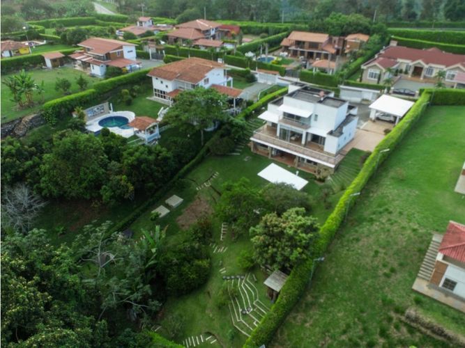 Casa de 4 alcobas en venta en La Yé, Armenia, 550 m² · foto 3 de 16