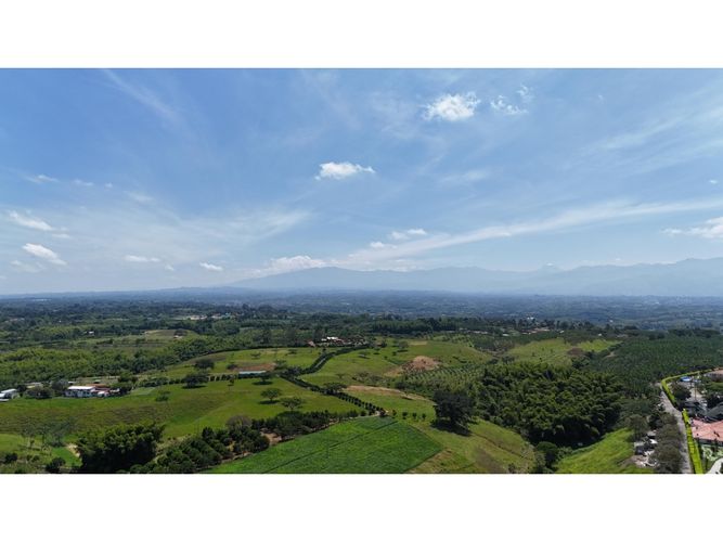 Lote en venta en La Esperanza, Armenia, 2735 m² · foto 2 de 7