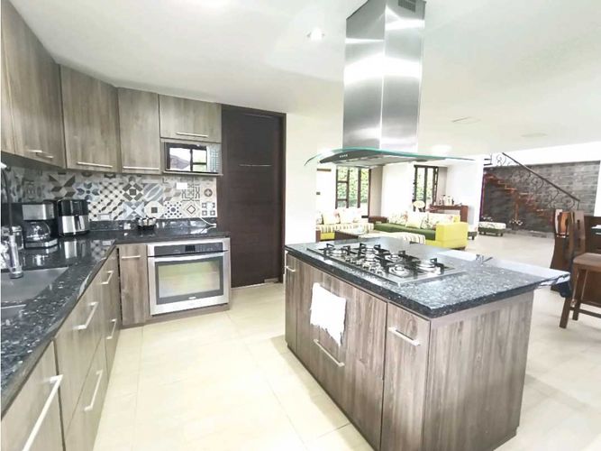 Casa de 6 alcobas en venta en Puerto Espejo, Armenia, 419 m² · foto 11 de 24