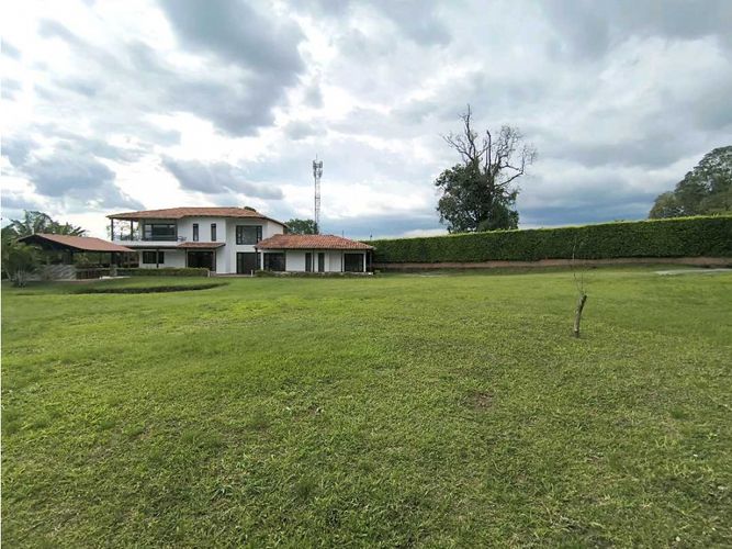 Casa de 6 alcobas en venta en Puerto Espejo, Armenia, 419 m² · foto 13 de 24