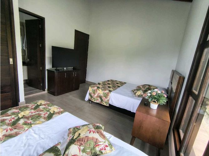 Casa de 6 alcobas en venta en Puerto Espejo, Armenia, 419 m² · foto 19 de 24