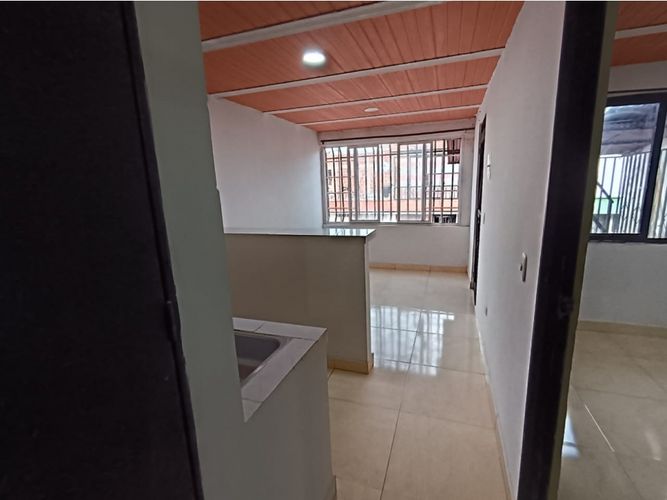 Casa de 6 alcobas en venta en Fundadores, Armenia, 106 m² · foto 2 de 16