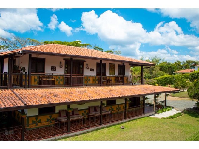 Casa de 8 alcobas en venta en Armenia · foto 4 de 23