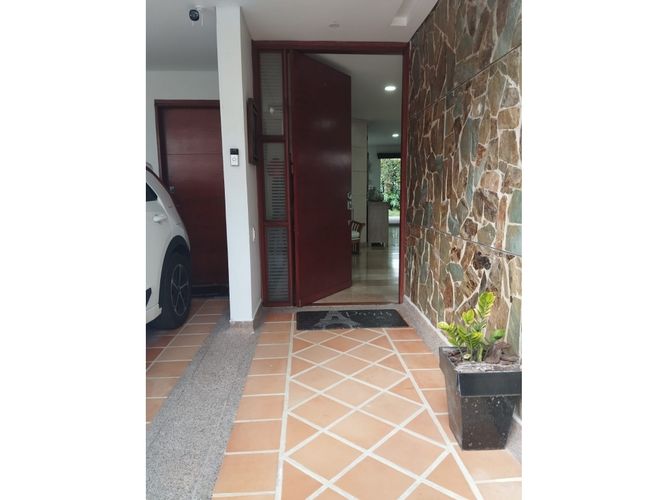 Casa de 4 alcobas en venta en La Castellana, Armenia, 356 m² · foto 17 de 24