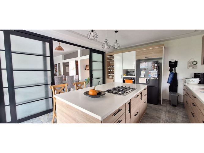 Casa de 4 alcobas en venta en Vía El Caimo, Armenia, 240 m² · foto 6 de 24