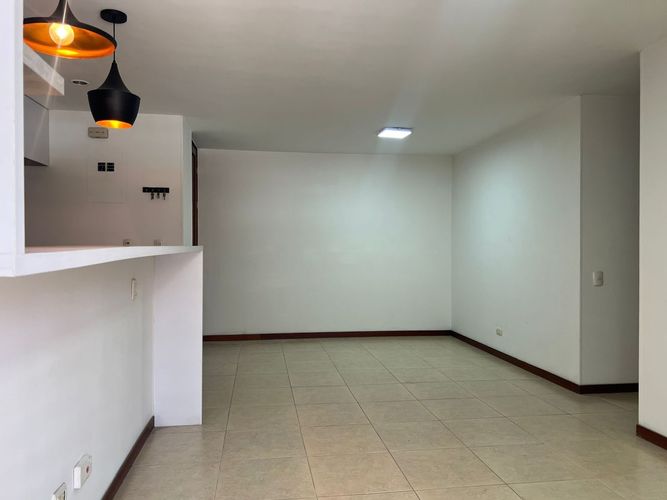 Apartamento de 3 alcobas en arriendo en Cumbres, Envigado, 80 m² · foto 5 de 15