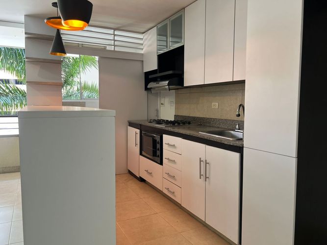 Apartamento de 3 alcobas en arriendo en Cumbres, Envigado, 80 m² · foto 2 de 15