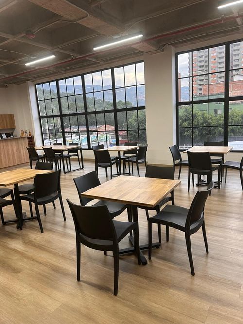Oficina en arriendo en Los Colores, Medellín, 9 m² · foto 5 de 5