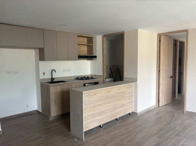 Apartamento en venta en Loma De San Jose, Sabaneta · foto 5 de 13