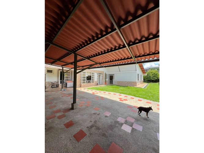 Casa de 10 alcobas en venta en Via La Tebaida, Armenia, 400 m² · foto 3 de 24
