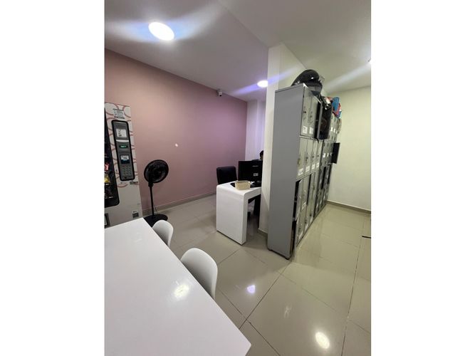 Casa de 16 alcobas en venta en Zona Industrial La Popa, Dosquebradas, 300 m² · foto 2 de 17