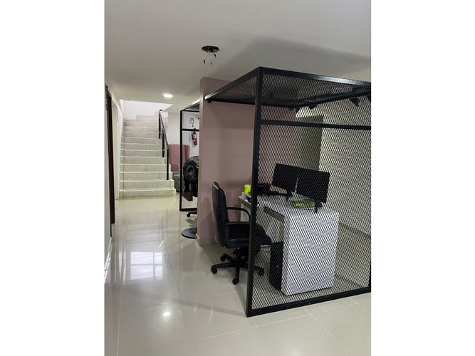 Casa de 16 alcobas en venta en Zona Industrial La Popa, Dosquebradas, 300 m² · foto 17 de 17