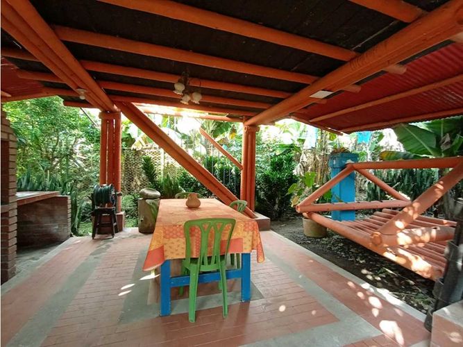 Casa de 7 alcobas en venta en Via La Tebaida, Armenia, 400 m² · foto 4 de 17