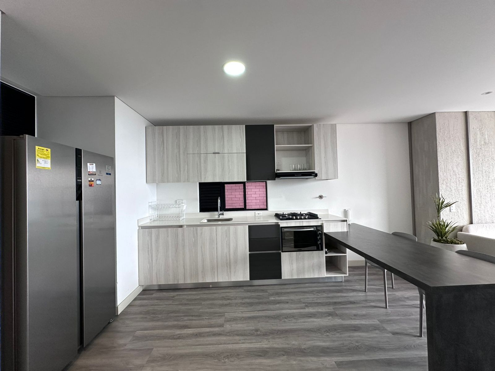 Apartamento en arriendo en El Poblado, Medellín · foto 8 de 17