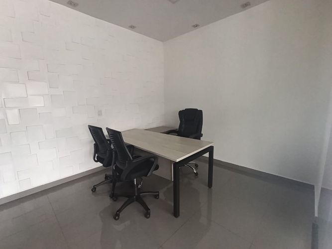 Oficina en arriendo en Manila, Medellín, 94 m² · foto 4 de 10