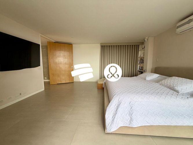Apartamento de 3 alcobas en venta en El Poblado, Medellín, 243 m² · foto 13 de 24