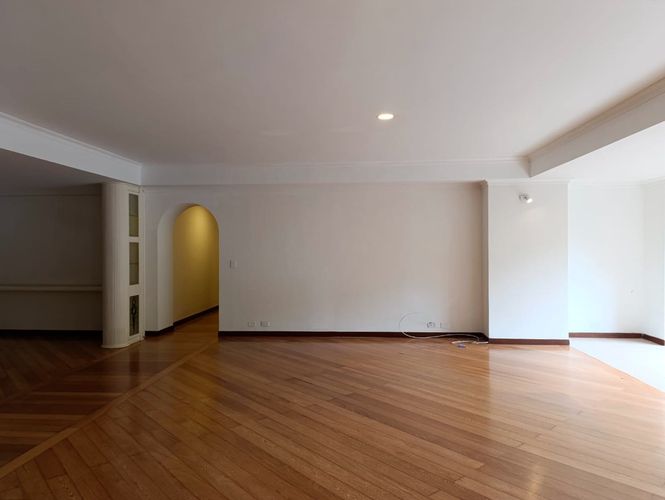 Apartamento de 3 alcobas en venta en El Poblado, Medellín, 241 m² · foto 3 de 20