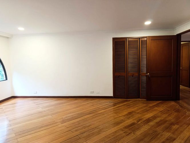 Apartamento de 3 alcobas en venta en El Poblado, Medellín, 241 m² · foto 18 de 20