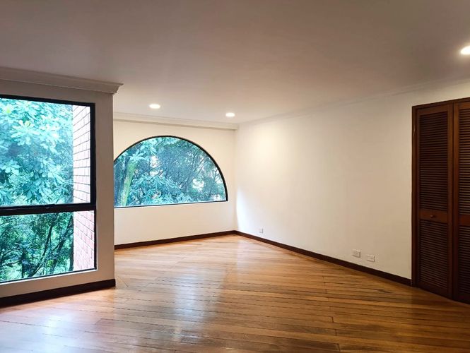 Apartamento de 3 alcobas en venta en El Poblado, Medellín, 241 m² · foto 2 de 20