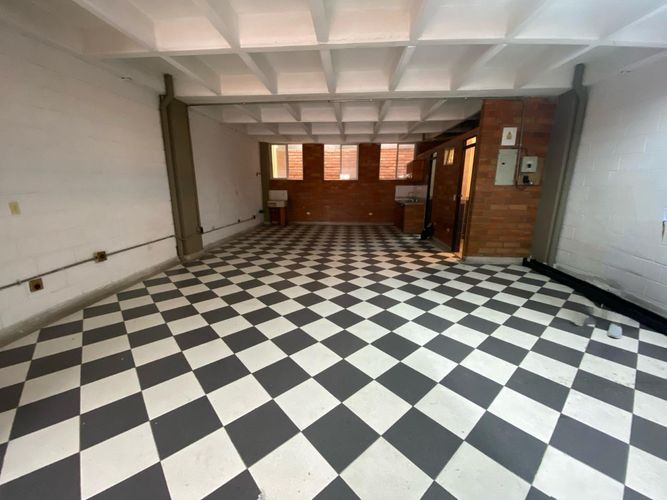 Bodega en arriendo en Guayabal, Medellín, 100 m² · foto 2 de 10