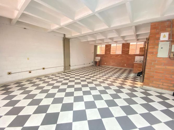 Bodega en arriendo en Guayabal, Medellín, 100 m² · foto 9 de 10
