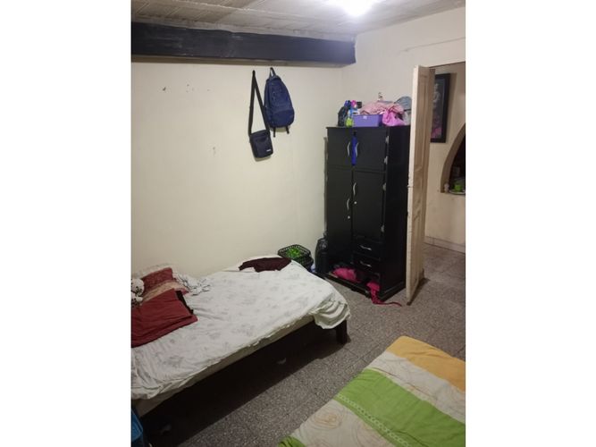 Casa de 6 alcobas en venta en La Milagrosa, Medellín, 90 m² · foto 4 de 11