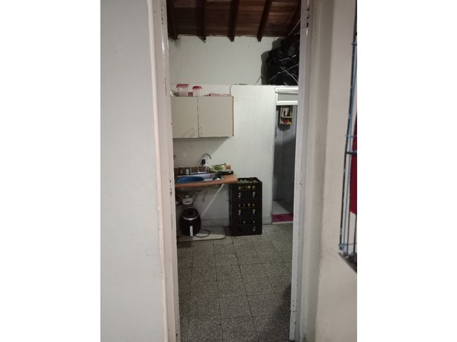 Casa de 6 alcobas en venta en La Milagrosa, Medellín, 90 m² · foto 6 de 11