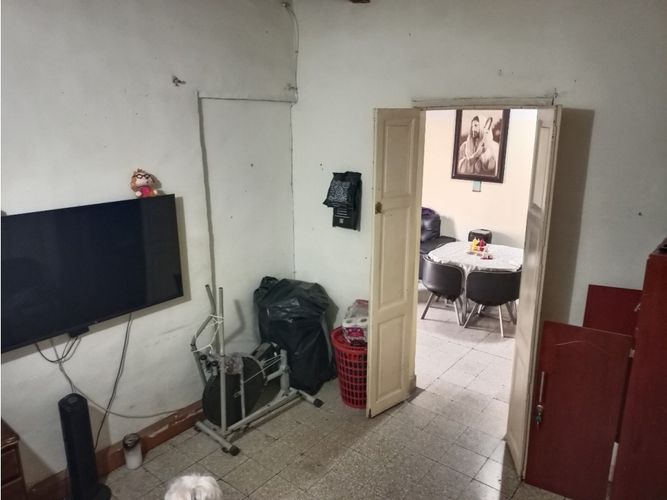 Casa de 6 alcobas en venta en La Milagrosa, Medellín, 90 m² · foto 7 de 11